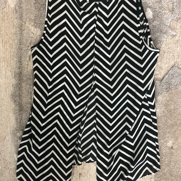 Express Tank Top - Picture 2 of 3